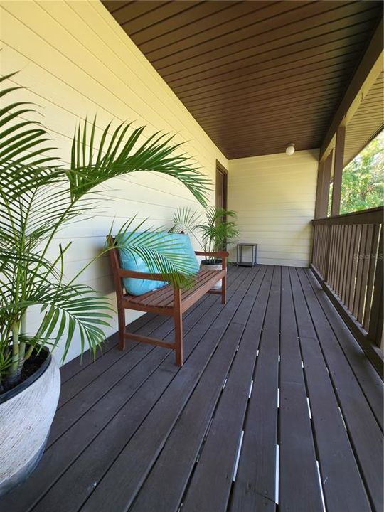 合同活跃: $135,000 (2 贝兹, 2 浴室, 1110 平方英尺)