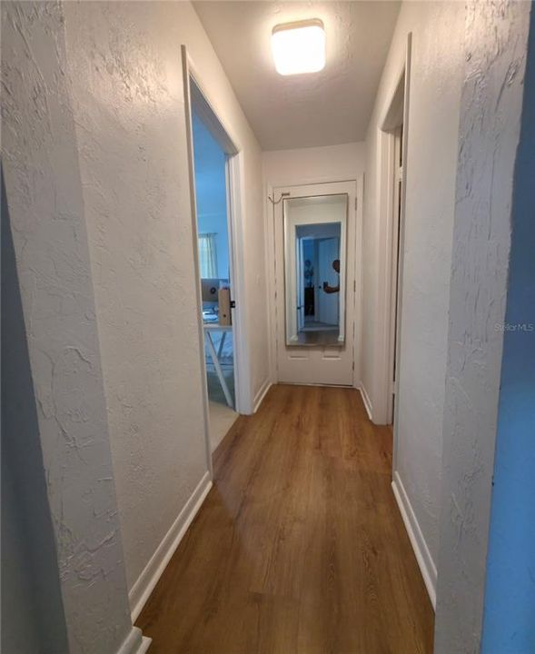 合同活跃: $135,000 (2 贝兹, 2 浴室, 1110 平方英尺)