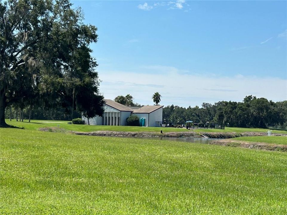 合同活跃: $135,000 (2 贝兹, 2 浴室, 1110 平方英尺)