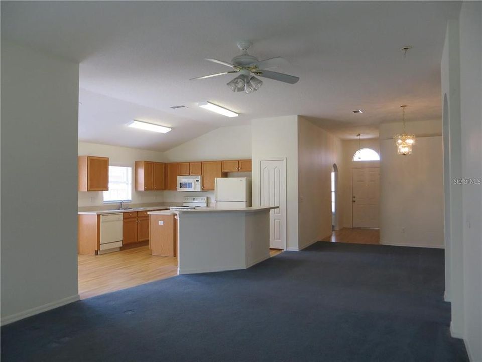 En Renta: $2,400 (3 camas, 2 baños, 1710 Pies cuadrados)