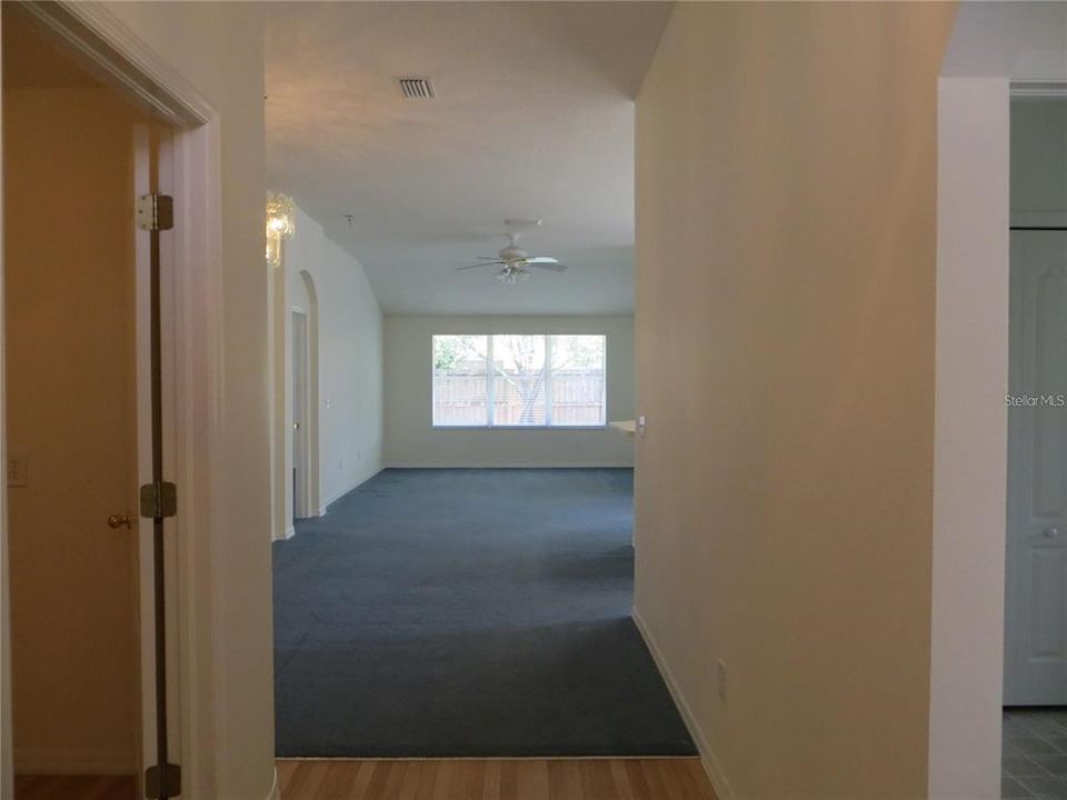 En Renta: $2,400 (3 camas, 2 baños, 1710 Pies cuadrados)