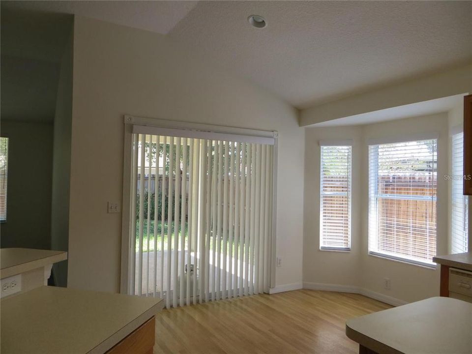 En Renta: $2,400 (3 camas, 2 baños, 1710 Pies cuadrados)