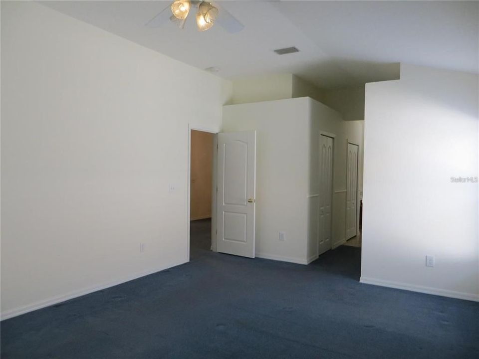 En Renta: $2,400 (3 camas, 2 baños, 1710 Pies cuadrados)