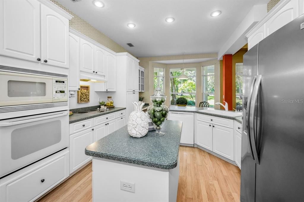 待售: $1,950,000 (3 贝兹, 2 浴室, 2595 平方英尺)