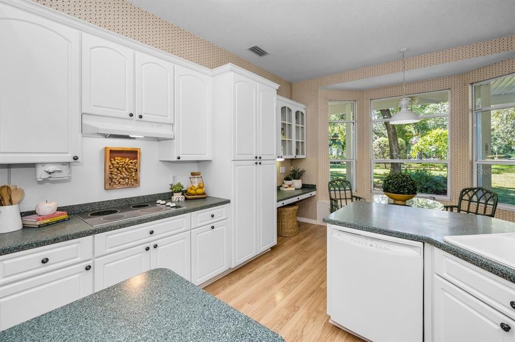 待售: $1,950,000 (3 贝兹, 2 浴室, 2595 平方英尺)