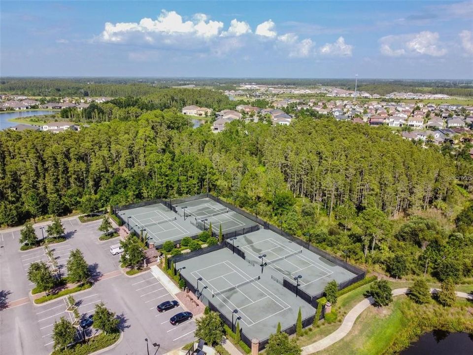 Activo con contrato: $500,000 (4 camas, 3 baños, 2379 Pies cuadrados)