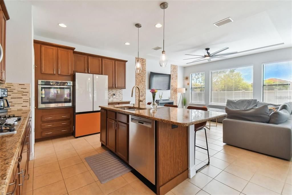 Activo con contrato: $500,000 (4 camas, 3 baños, 2379 Pies cuadrados)