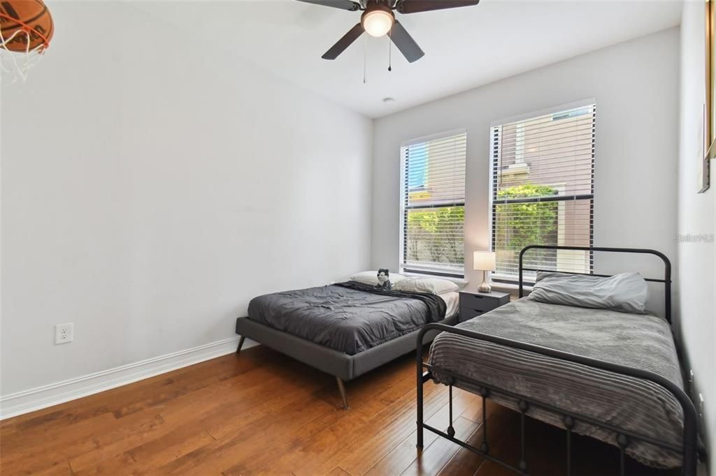 Activo con contrato: $500,000 (4 camas, 3 baños, 2379 Pies cuadrados)