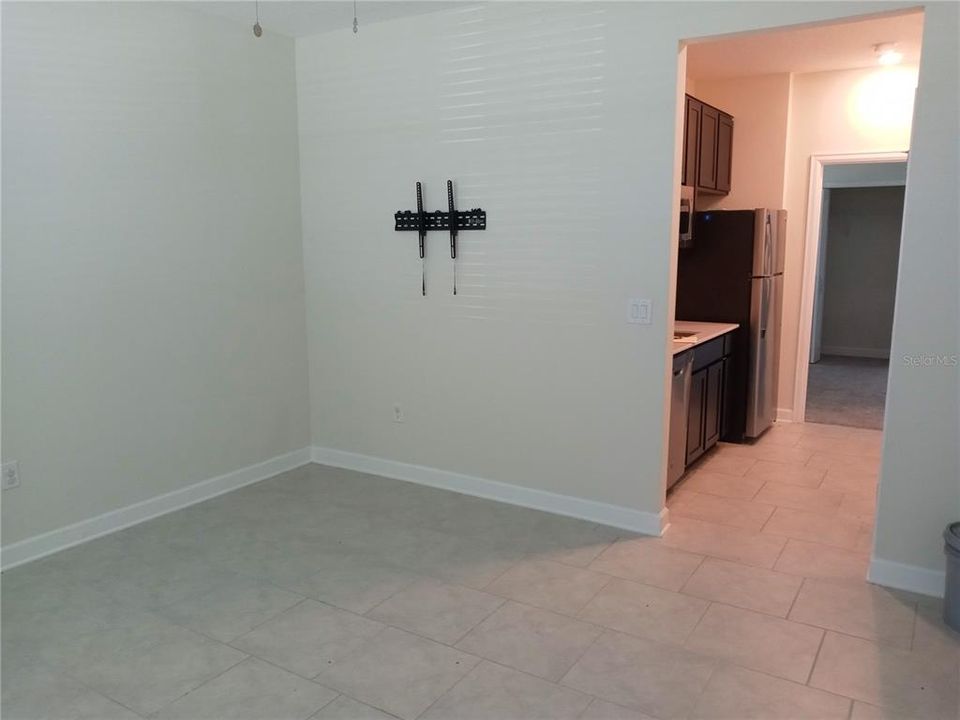 В аренду: $995 (1 спален, 1 ванн, 500 Квадратных фут)