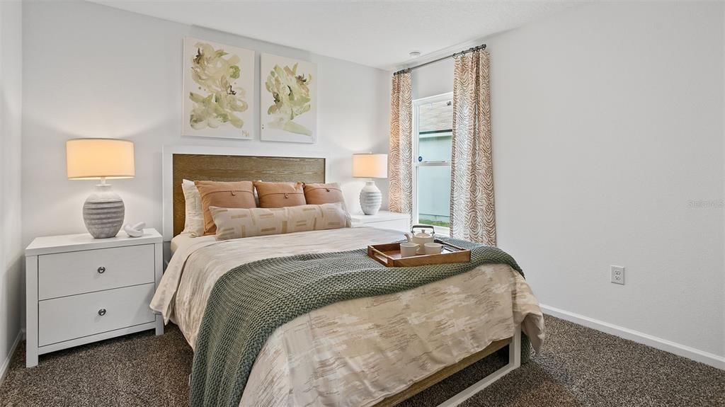 Activo con contrato: $354,990 (4 camas, 2 baños, 2113 Pies cuadrados)