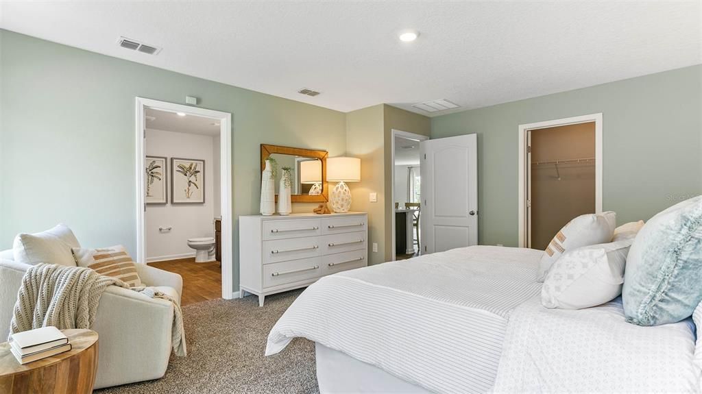 Activo con contrato: $354,990 (4 camas, 2 baños, 2113 Pies cuadrados)