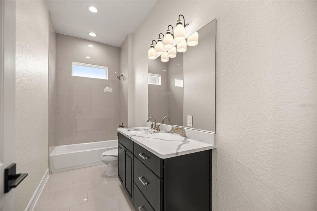 待售: $1,295,000 (4 贝兹, 4 浴室, 3254 平方英尺)