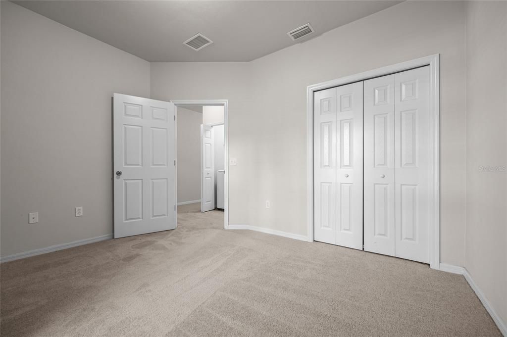 待售: $255,000 (2 贝兹, 2 浴室, 1207 平方英尺)