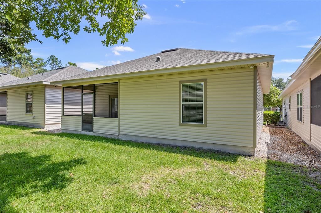 待售: $255,000 (2 贝兹, 2 浴室, 1207 平方英尺)