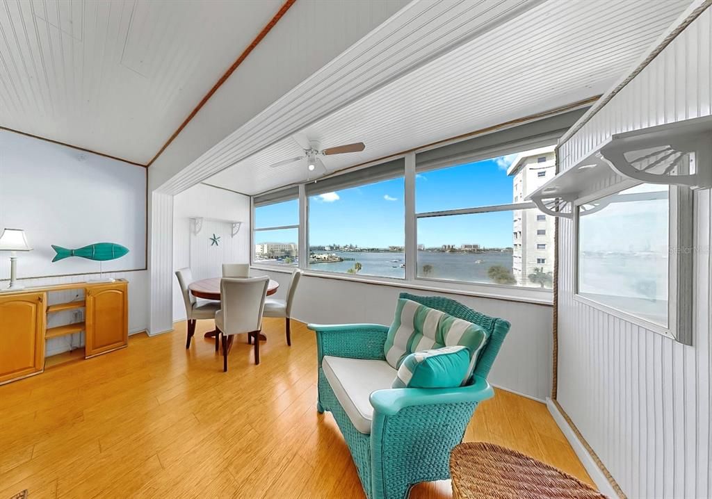 Под контрактом: $125,000 (0 спален, 1 ванн, 530 Квадратных фут)