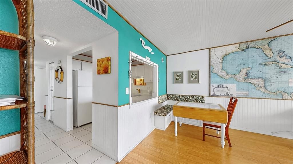 Под контрактом: $125,000 (0 спален, 1 ванн, 530 Квадратных фут)