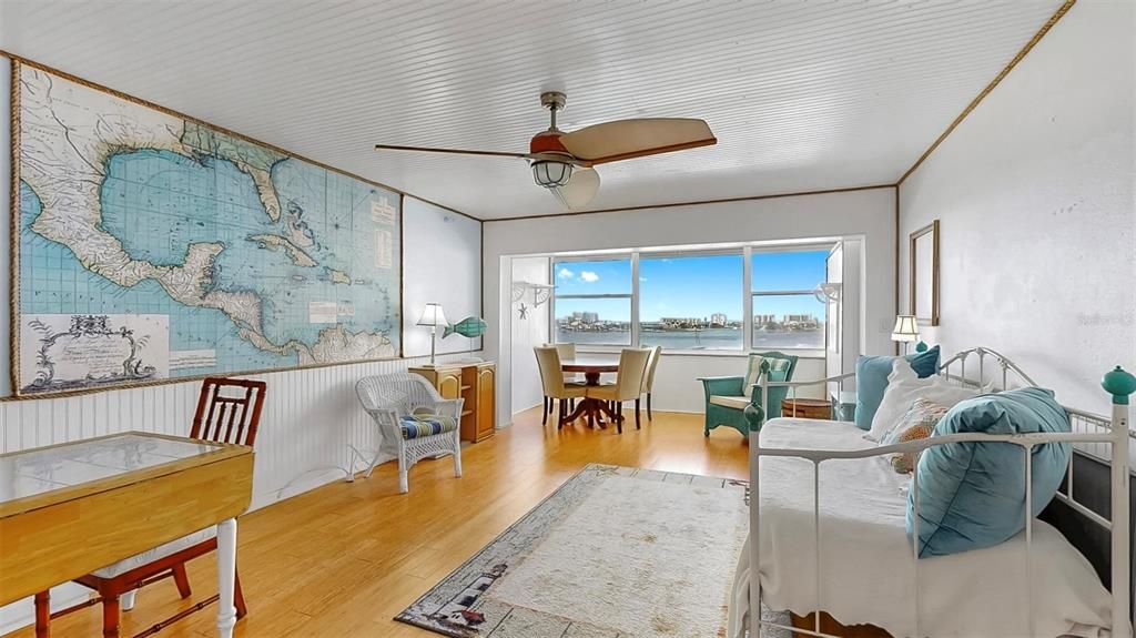 Под контрактом: $125,000 (0 спален, 1 ванн, 530 Квадратных фут)