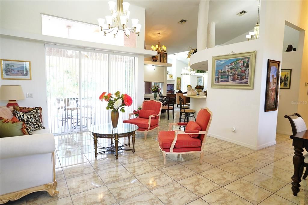 En Renta: $2,300 (3 camas, 2 baños, 2273 Pies cuadrados)