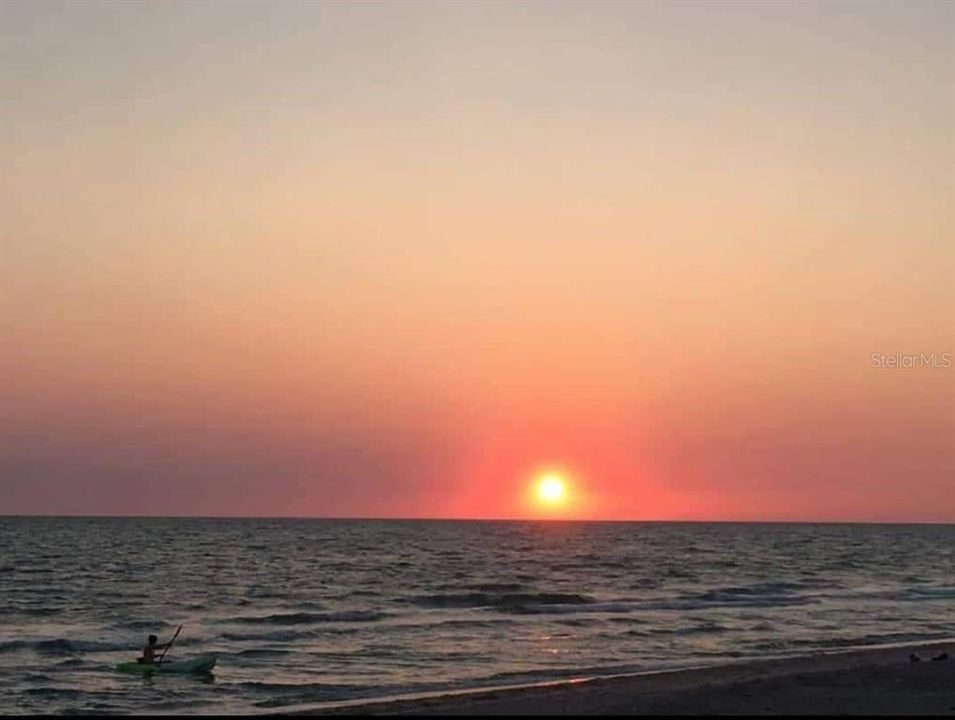 En Renta: $2,300 (3 camas, 2 baños, 2273 Pies cuadrados)