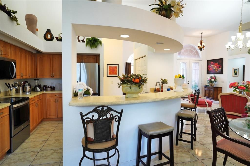 En Renta: $2,300 (3 camas, 2 baños, 2273 Pies cuadrados)