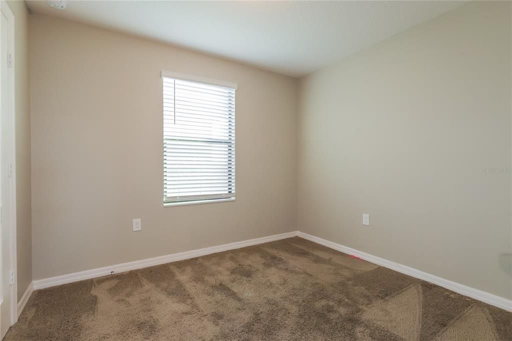 For Rent: $2,055 (4 beds, 2 baths, 1880 Square Feet)