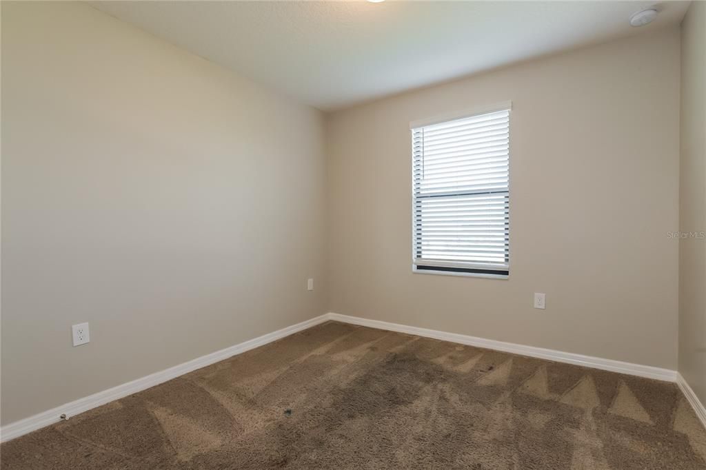 For Rent: $2,055 (4 beds, 2 baths, 1880 Square Feet)