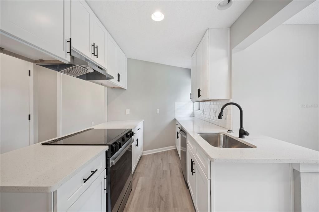 En Venta: $439,950 (5 camas, 3 baños, 2346 Pies cuadrados)