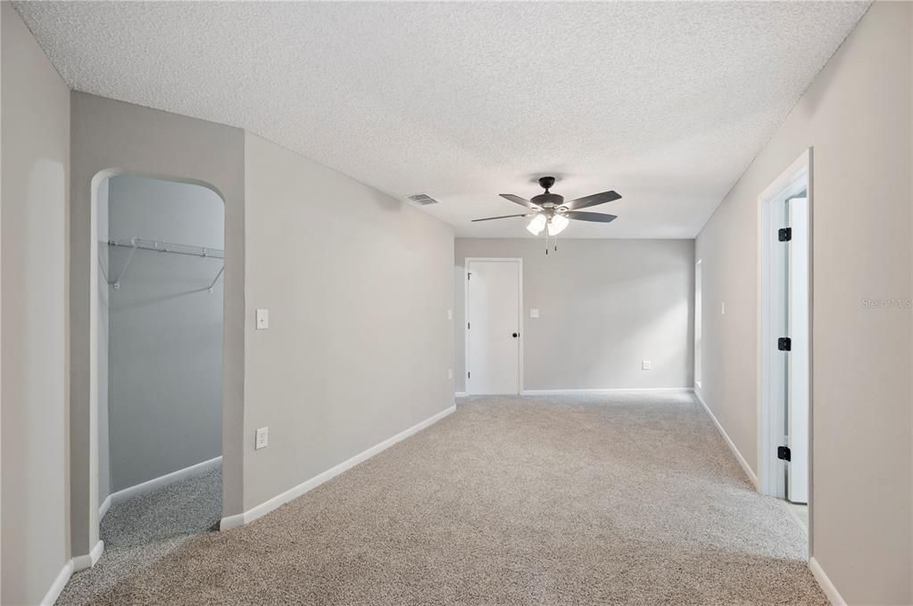 En Venta: $439,950 (5 camas, 3 baños, 2346 Pies cuadrados)