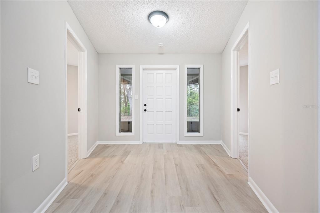 En Venta: $439,950 (5 camas, 3 baños, 2346 Pies cuadrados)