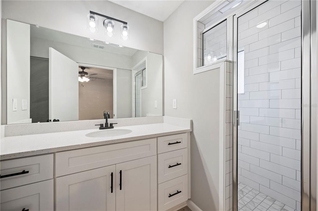 En Venta: $439,950 (5 camas, 3 baños, 2346 Pies cuadrados)