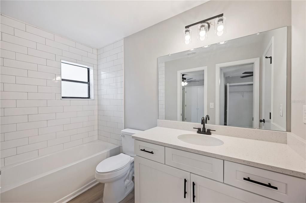 En Venta: $439,950 (5 camas, 3 baños, 2346 Pies cuadrados)