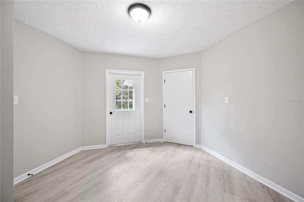 En Venta: $439,950 (5 camas, 3 baños, 2346 Pies cuadrados)