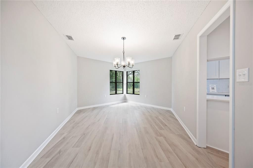 En Venta: $439,950 (5 camas, 3 baños, 2346 Pies cuadrados)