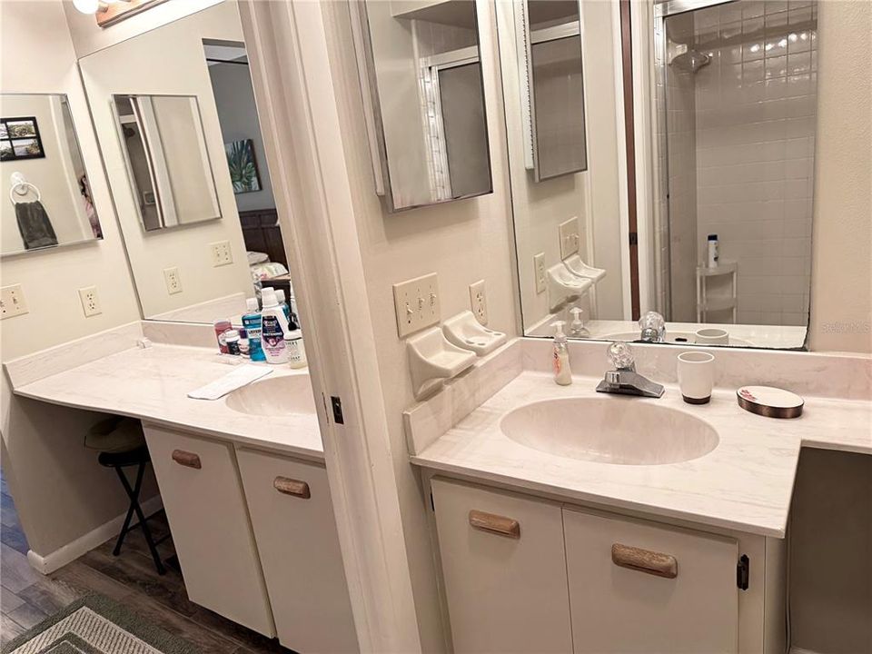 Под контрактом: $299,500 (2 спален, 2 ванн, 1100 Квадратных фут)