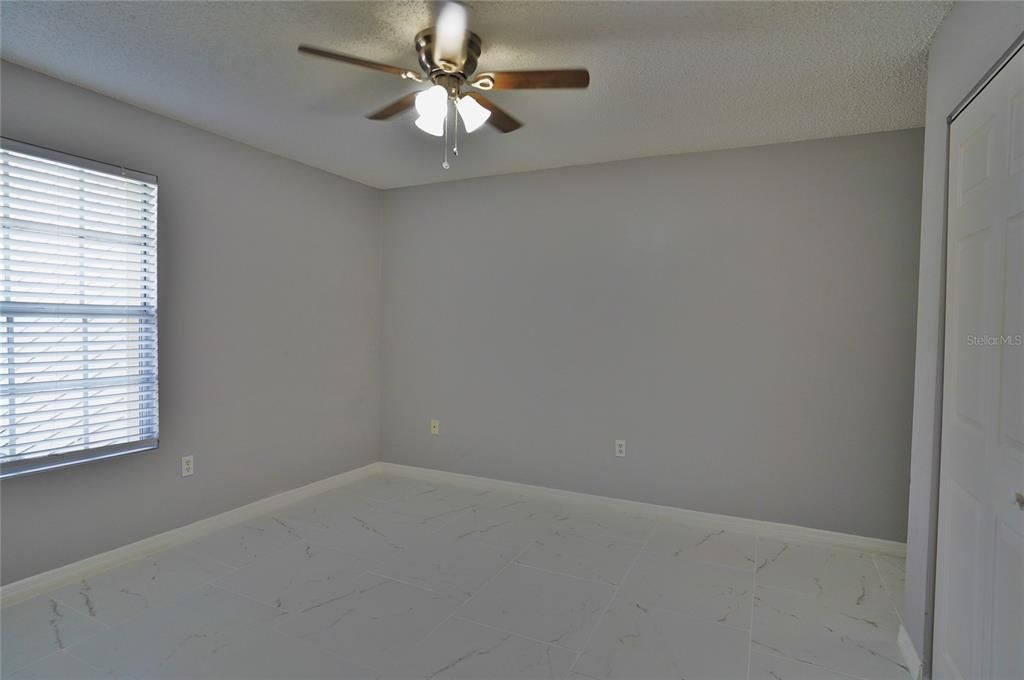 Active With Contract: $174,500 (2 beds, 2 baths, 916 Square Feet)