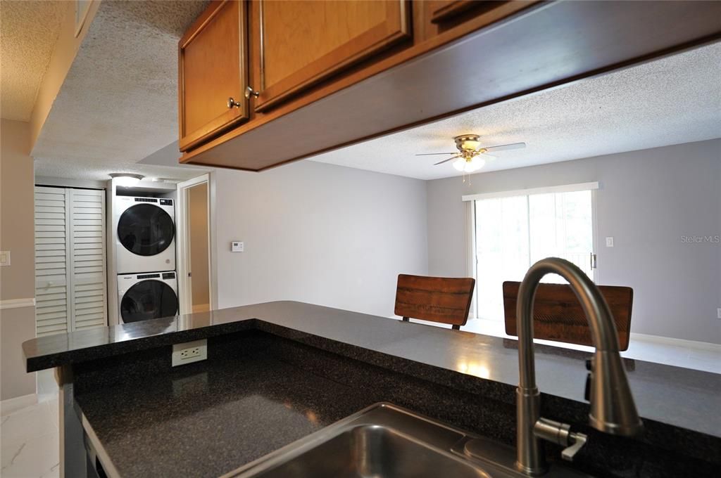 Active With Contract: $174,500 (2 beds, 2 baths, 916 Square Feet)