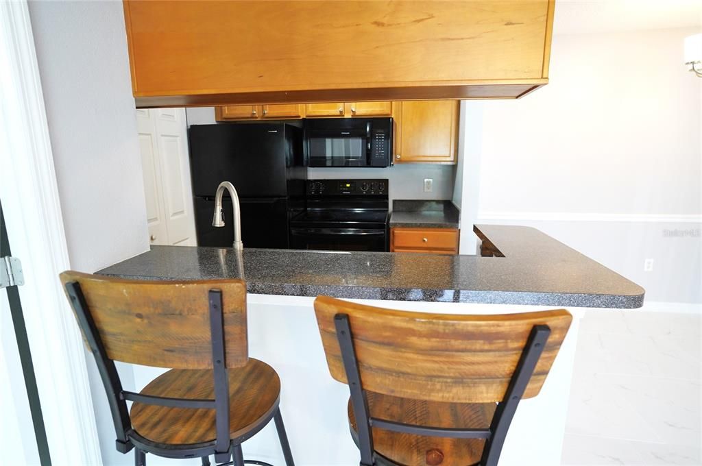 Active With Contract: $174,500 (2 beds, 2 baths, 916 Square Feet)