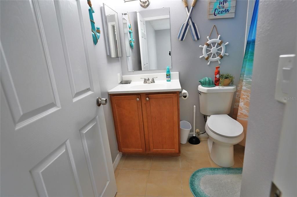 Active With Contract: $174,500 (2 beds, 2 baths, 916 Square Feet)