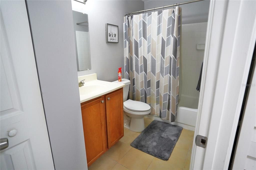 Active With Contract: $174,500 (2 beds, 2 baths, 916 Square Feet)