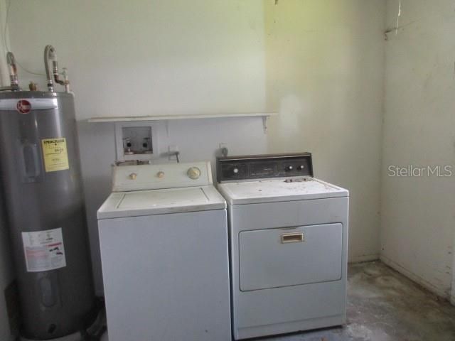 合同活跃: $140,000 (2 贝兹, 1 浴室, 888 平方英尺)