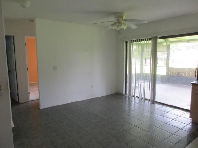 合同活跃: $140,000 (2 贝兹, 1 浴室, 888 平方英尺)