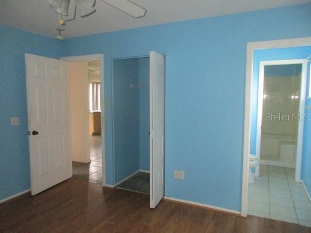 合同活跃: $140,000 (2 贝兹, 1 浴室, 888 平方英尺)