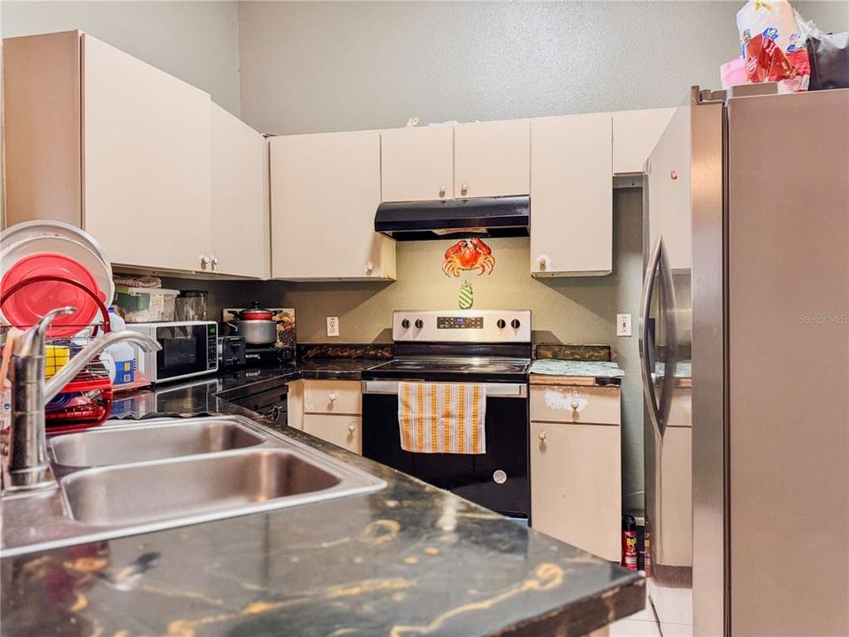 Active With Contract: $219,000 (4 beds, 2 baths, 1662 Square Feet)