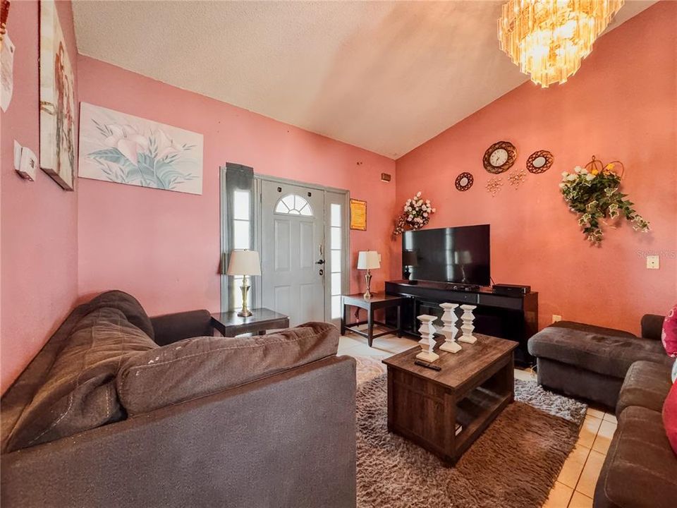 Active With Contract: $219,000 (4 beds, 2 baths, 1662 Square Feet)