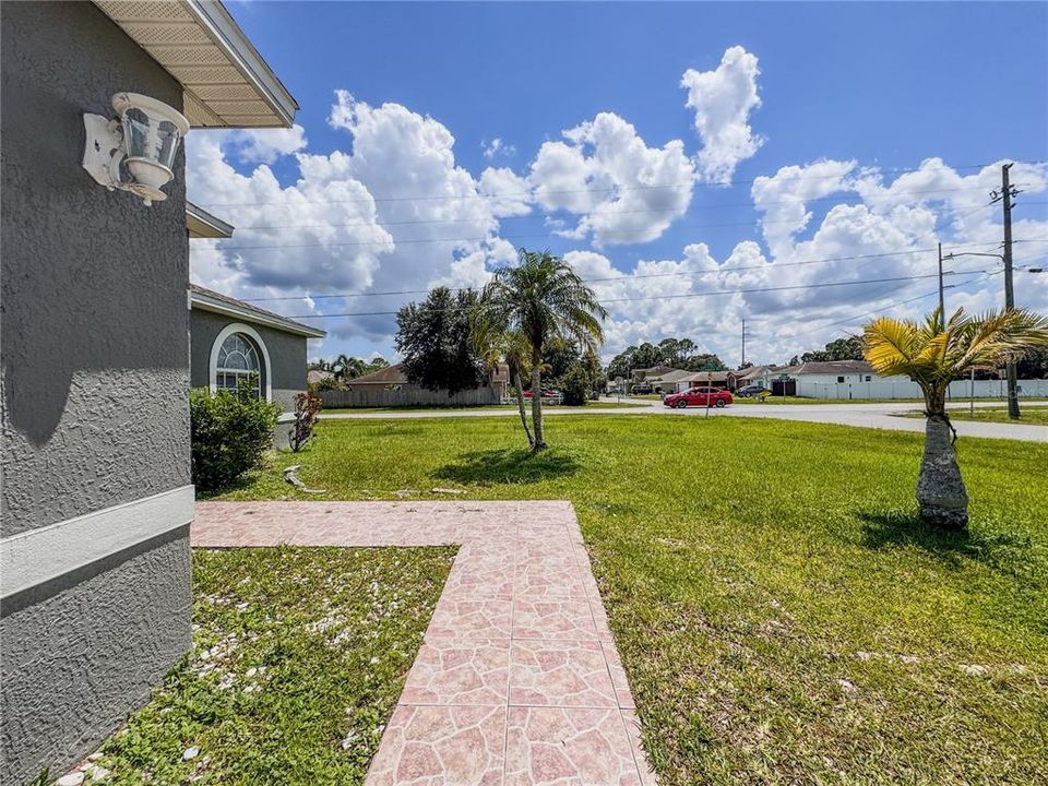 Active With Contract: $219,000 (4 beds, 2 baths, 1662 Square Feet)