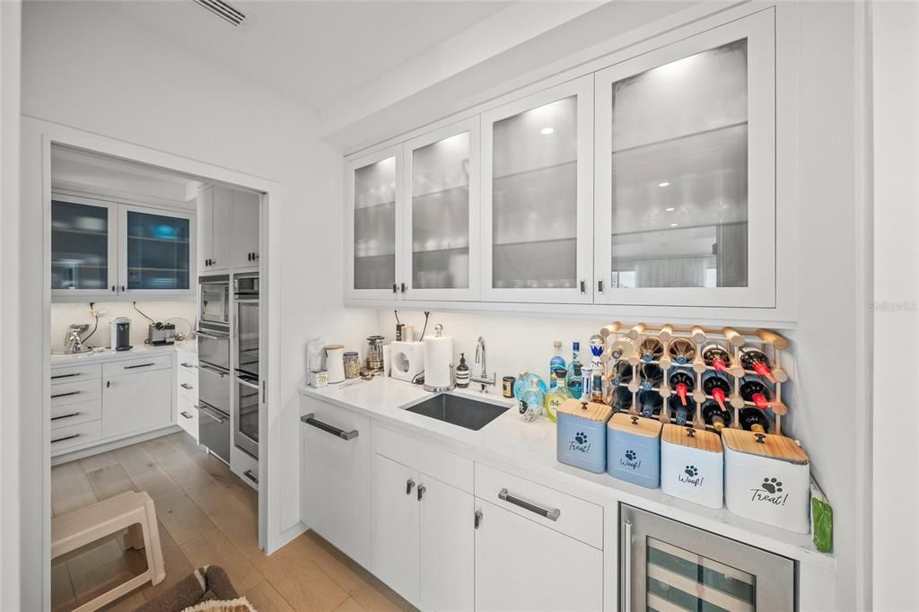 待售: $15,000,000 (5 贝兹, 6 浴室, 6862 平方英尺)