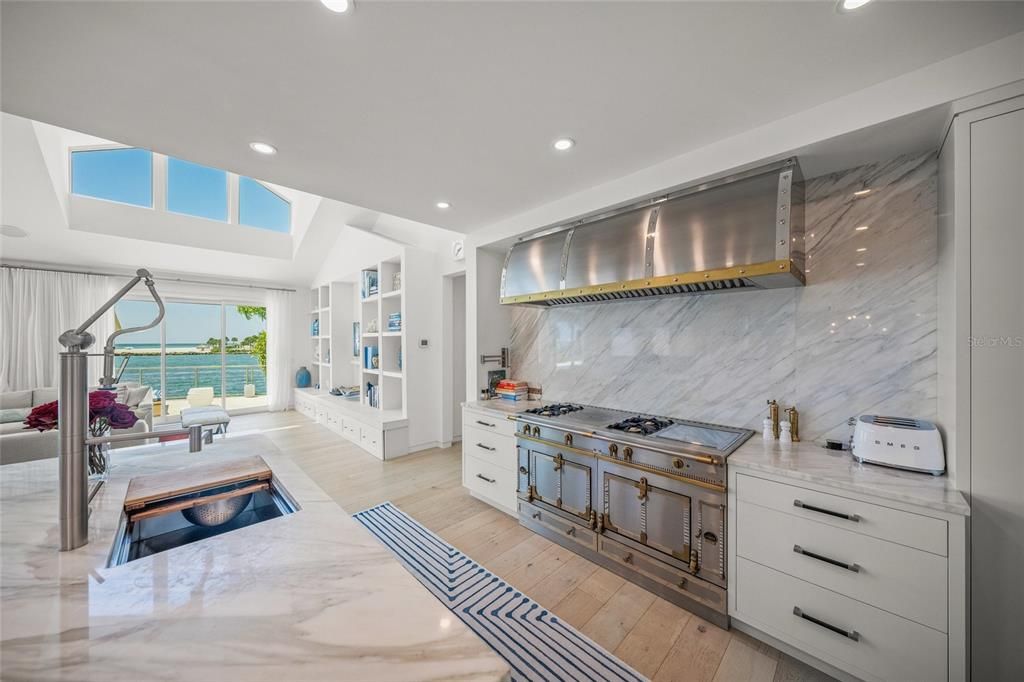 待售: $15,000,000 (5 贝兹, 6 浴室, 6862 平方英尺)