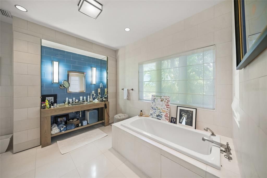 待售: $15,000,000 (5 贝兹, 6 浴室, 6862 平方英尺)