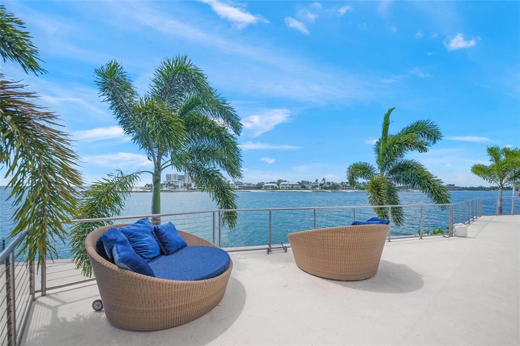 待售: $15,000,000 (5 贝兹, 6 浴室, 6862 平方英尺)