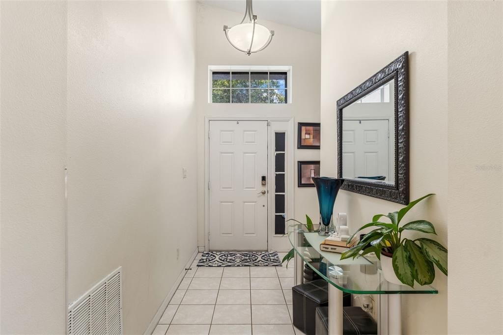 Под контрактом: $349,000 (3 спален, 2 ванн, 1798 Квадратных фут)